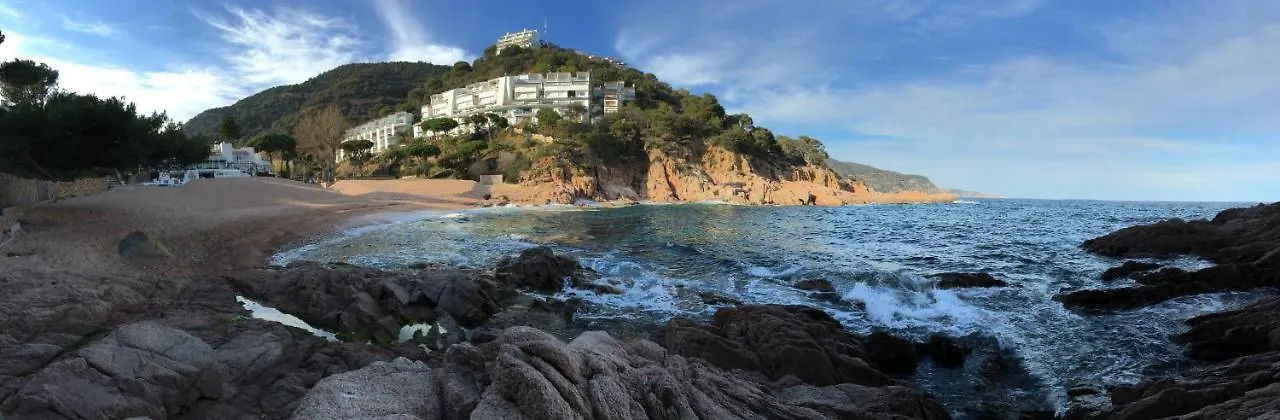⭑ Terrace + Sea Views + Private Beach. What Else? ⭑ Tossa de Mar 0*,